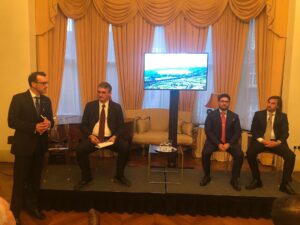 Un piano strategico degli investimenti necessari a completare le opere dei porti di Civitavecchia, Fiumicino e Gaeta da un miliardo di euro