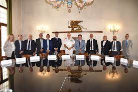 Economia del mare – Venice Blue Flag 2022: firmato l’accordo volontario per ridurre l’impatto delle emissioni delle navi da crociera a Venezia