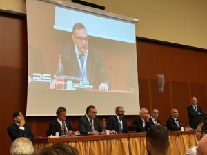 Rodolfo Giampieri, presidente Assoporti, interviene al panel “Come vedono gli stakeholder la posizione dell’Italia oggi” nella giornata di apertura di Port&ShippingTech alla Naples Shipping Week moderata da Umberto Masucci.