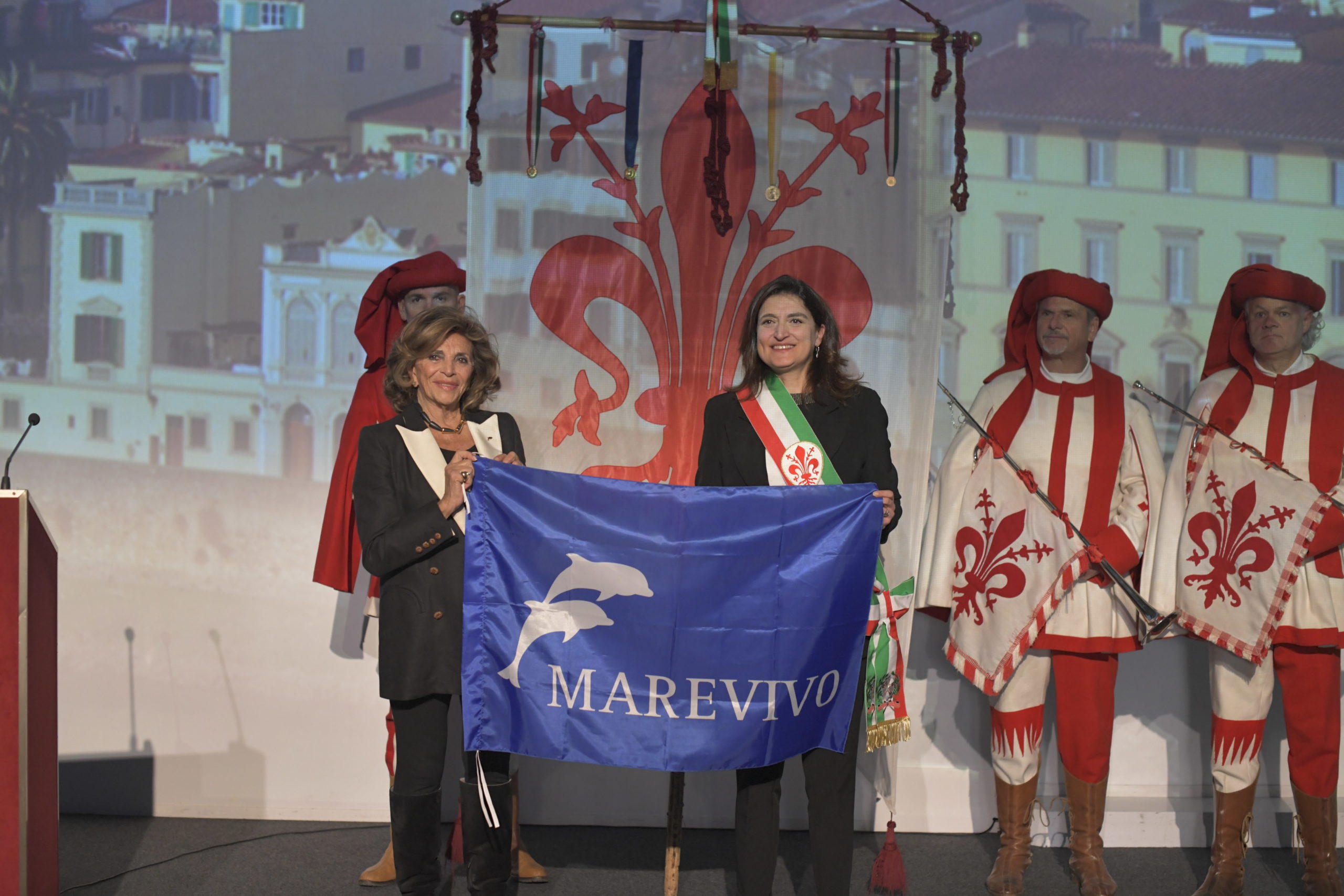 Firenze consegna le chiavi delle porte : “al Presidente di Marevivo Rosalba Giugni, appassionata Ambasciatrice del Mare”