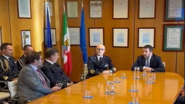 Il Ministro Matteo Salvini  incontra l’Ammiraglio Ispettore Capo Nicola Carlone