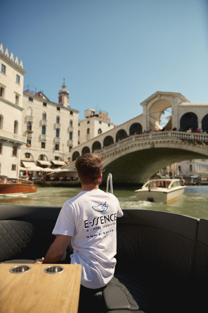 MICHELE LAURIOLA AIRBNB DELLA NAUTICA ELETTRICA