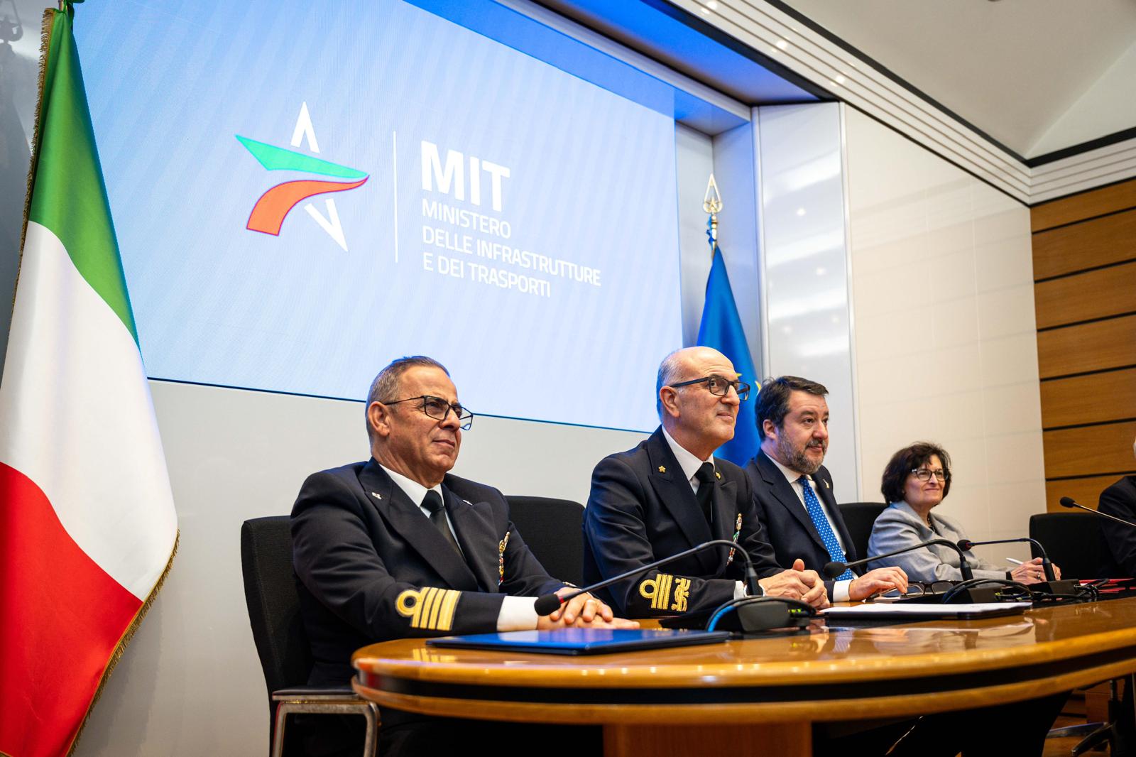 L’Amm. Carlone sulla semplificazione della certificazione di sicurezza marittima per le navi italiane