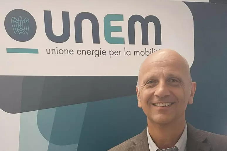 Unem